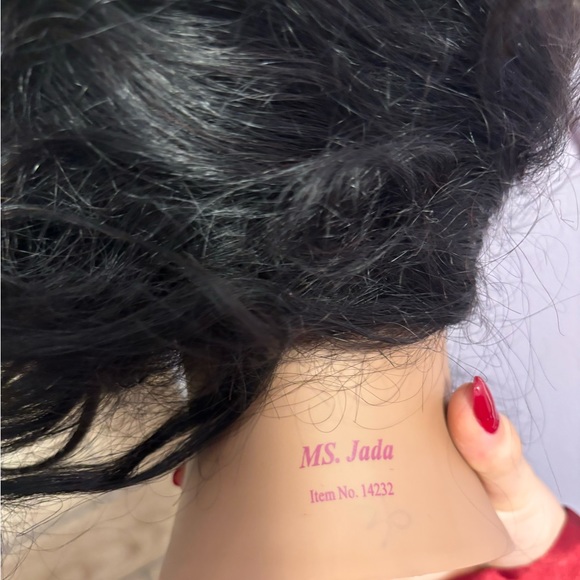 COS. Training mannequin head - Picture 3 of 4